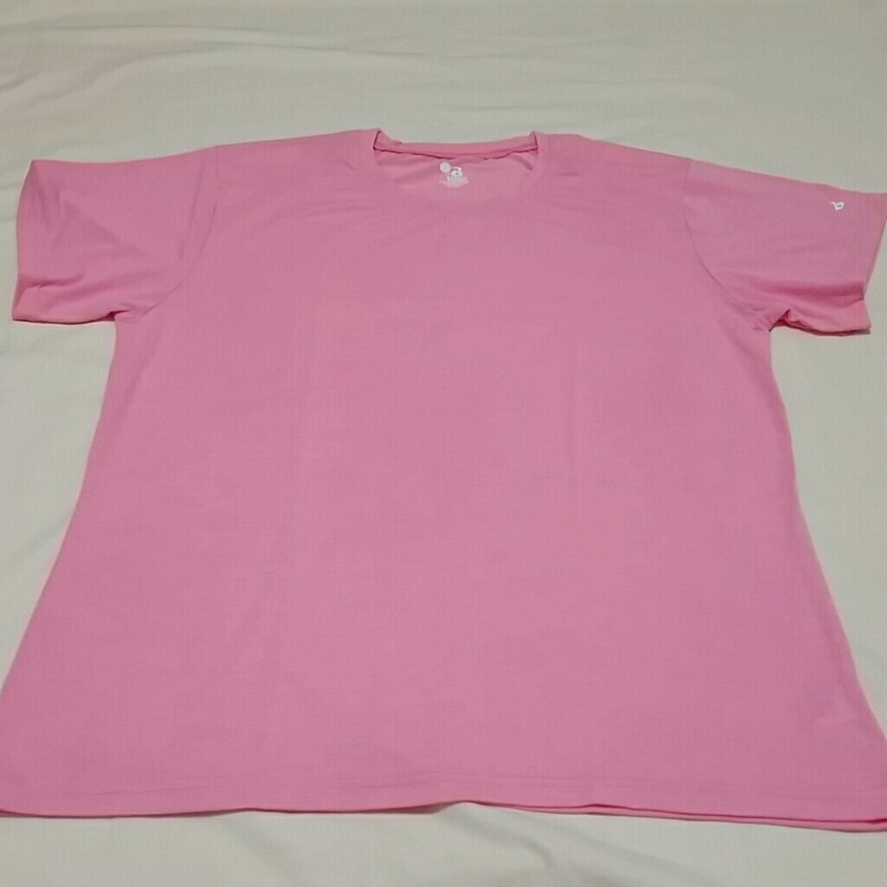 NWT. Ladies' pink tee. Size L.
